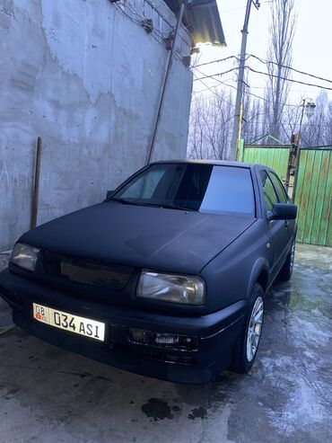 Volkswagen: Volkswagen Vento: 1992 г., 1.8 л, Механика, Бензин, Седан