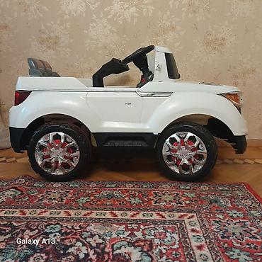 Детские электрокары: Uşaq üçün elektrikli maşın – ağ rəng, SUV üslubunda kuzov — 4
