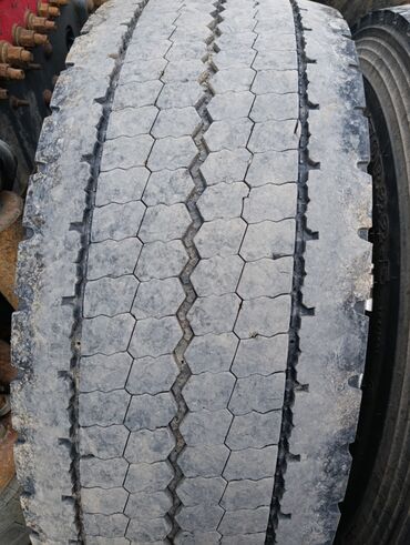 борт на полуприцеп: Грузовые шины 315/70R22.5 - Тип: радиальные, бескамерные (All Steel
