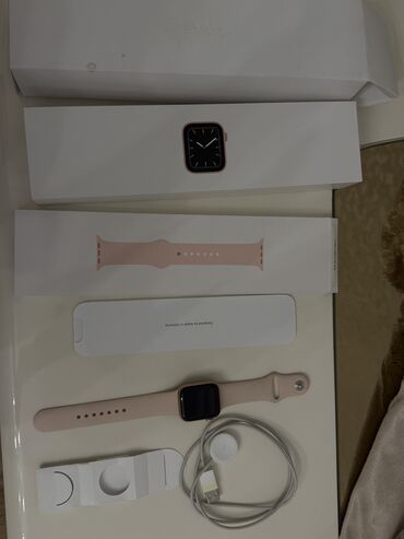 Очки: Б/у, Смарт часы, Apple, Сенсорный экран, цвет - Розовый