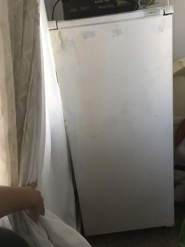 Mətbəx texnikası: Bir kameralı, yuxarı hissədə dondurucu bölməsi olan klassik ağ rəngli — 3