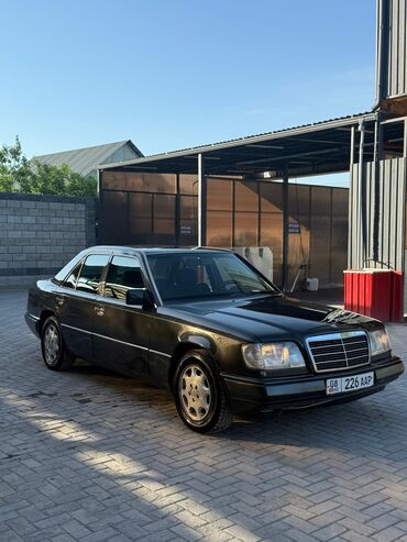 Mercedes-Benz: Mercedes-Benz 220: 1994 г., 2.2 л, Механика, Бензин, Седан