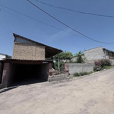 срочные продажи: 🏡 Срочно продаётся 4-комнатный дом в ж/м Дордой-2! 🟩 Площадь дома: 85 — 4
