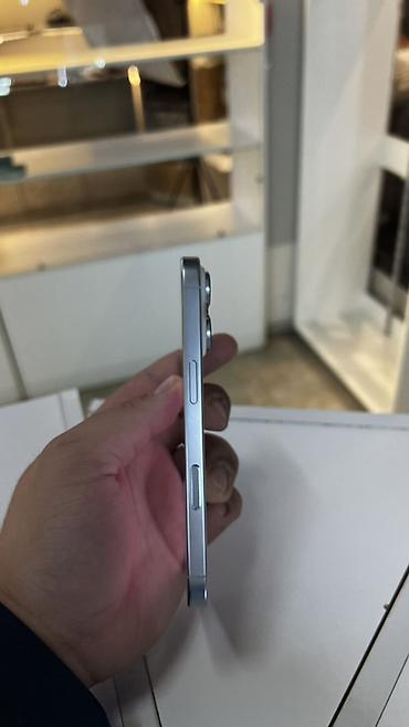 Apple iPhone: Айфон 16 про 256 gb состояние 10/10 Акб 91% без сколов и без царапин — 6