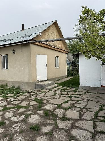 орошаемое земля: Продаётся участок с хоз двором в городе Каракол, улица Масанчы, свет — 8
