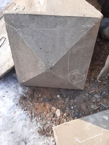 Продаю бетонные калпоки для колон цена 1шт. 600с
