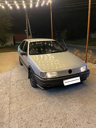 Volkswagen Passat: 1989 г., 1.8 л, Механика, Бензин, Седан