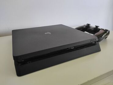 PS4 (Sony Playstation 4): Sony Playstation 4 slim Sony Playstation 4 konzola 500 GB, malo — 12