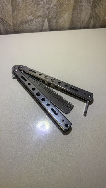 Другое: Metall gövdəli “butterfly” üslublu daraq - Material: tam metal