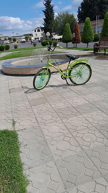rama velo: Şəhər kruizeri tipli velosiped – parlaq açıq-yaşıl rəngdə — 1