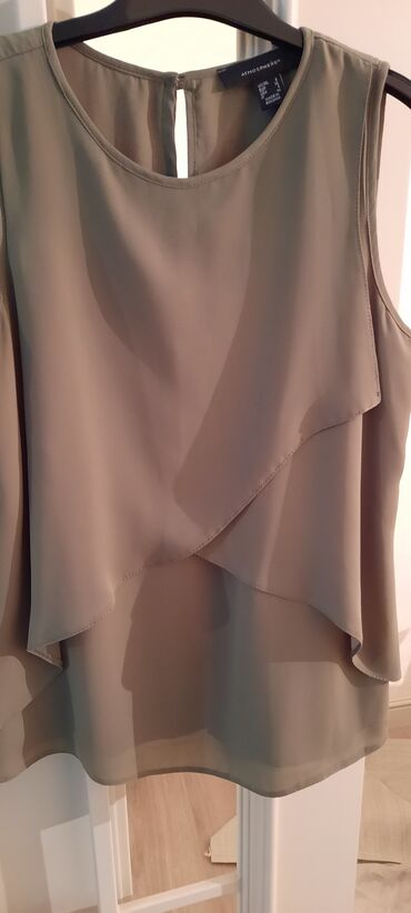 Ziyafət donları: Hamsı brend mallardı.Baha alınıb.hərəsi 1-2dəfə geyinilib — 14