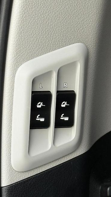 Lexus: Lexus GX: 2019 г., Автомат, Бензин, Внедорожник — 26