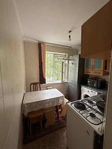 24: 3 комнаты, 58 м², 7 мкр 104 серия, 2 этаж — 8
