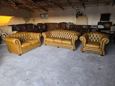Stilske garniture: Set garnitura – Springvale Leather Chesterfield - Brend: Springvale — 7