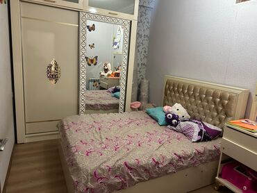 kreslo carpayi: Yataq desti 320 azn. Tecili satilir. Matraslidir. Termo ve tumbalari
