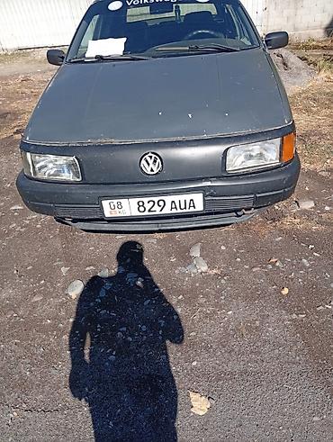 Продажа авто: Volkswagen Passat: 1990 г., Механика, Седан — 2