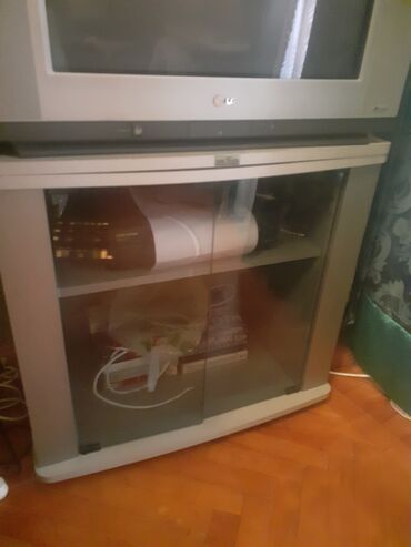 аренда магазина под продукты: Б/у, Прямой ТВ стенд, С полками, Стеклянный