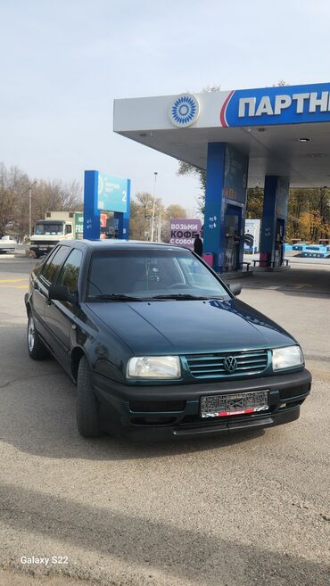 продаю термо будка: Volkswagen Vento: 1996 г., 1.8 л, Механика, Бензин, Седан