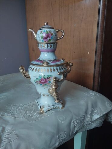 Digər dəstlər və servizlər: Büllur qab-qacaq dəsti - Şəkillərdəki dəst müxtəlif ölçülü kəsimli — 10