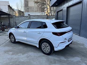 BYD: BYD E2: 2021 г., Электромобиль, Хэтчбэк — 4