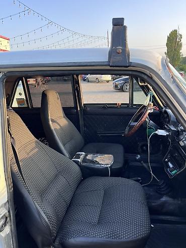 VAZ (LADA): VAZ 2106 sedan 1,6 niva matoru Xüsusiyyətlər: - Kuzov: 4 qapılı — 7