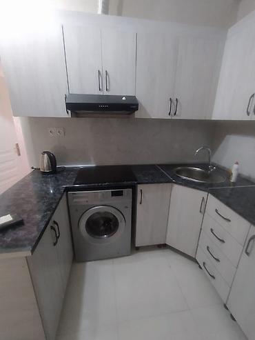 razinde kiraye: 1 otaqlı mənzil – tam mebel və texnika ilə Plan və otaqlar: - Geniş — 8