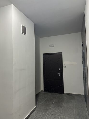 Yeni tikili: 8-ci kilometr, 3 otaqlı, Yeni tikili, m. Neftçilər, 87 kv. m