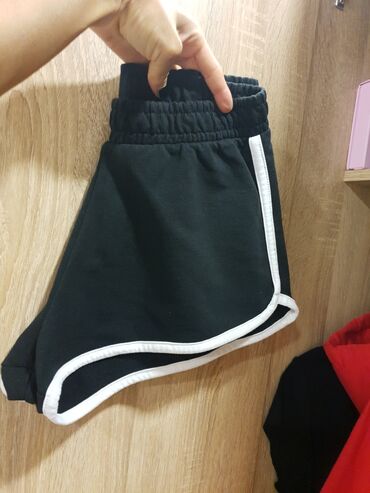 postavljene pantalone: S (EU 36), Viscose, color - Black, Single-colored