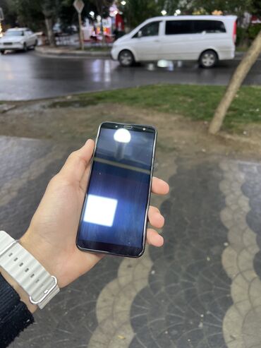 Samsung: Samsung Galaxy J6, 32 GB, rəng - Qara, Barmaq izi, Face ID