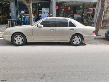 Mercedes-Benz: Mercedes-Benz E 220: 2.2 l. | 1999 έ. Λιμουζίνα