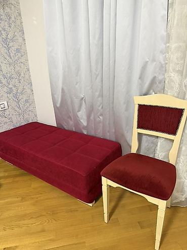 Bordo rəngdə yumşaq dəst: künc divanı və stulbirlikdə 100 ayrı