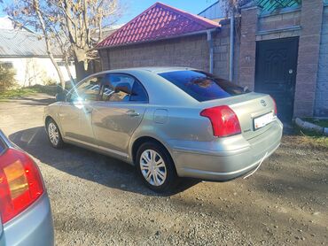 Toyota: Toyota Avensis: 2005 г., 2 л, Механика, Бензин