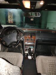 Mercedes-Benz: Mercedes-Benz 220: 2.2 l | 1995 il Sedan — 11