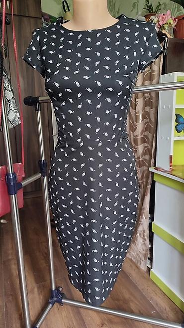 Повседневные платья: Размер S(42-44) всех платьев. Зелёное платье 200с 44-46размер.Все по — 4