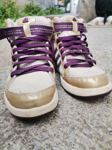 Women's Sneakers and athletic shoes: 37.5 — 11