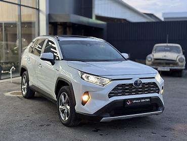 Toyota RAV4: 2020 г., 2.5 л, Вариатор, Гибрид, Кроссовер at lalafo.kg Toyota RAV4: 2020 г., 2.5 л, Вариатор, Гибрид, Кроссовер