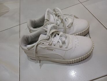 обувь для футбола для детей: 🌟 **Puma Cali Dream – Белая симфония стиля и комфорта!** 🌟