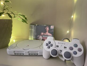 playstation 5 pultu: Playstation 1 (PsOne) SCPH-103 NTSC-J İdeal vəziyyətdədi. Çiplidi