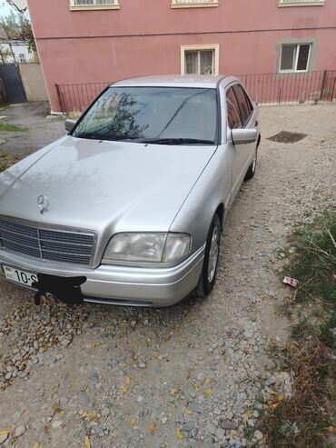Mercedes-Benz: Mercedes-Benz C-sinfi sedan (W202) - Kuzov: 4 qapılı sedan, gümüşü — 1