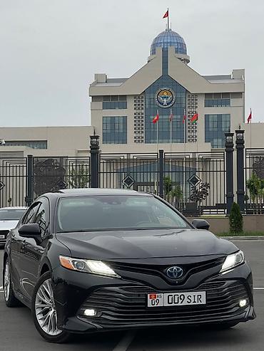 mersedes s klas: Toyota Camry: 2018 г., 2.5 л, Автомат, Гибрид — 1