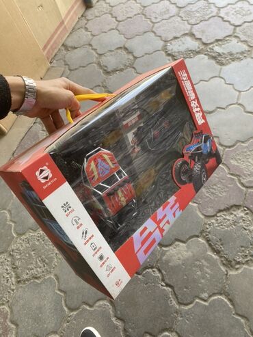 автомобиль для детей на аккумуляторе: Радиоуправляемый внедорожник (Climbing Car) в коробке - Тип