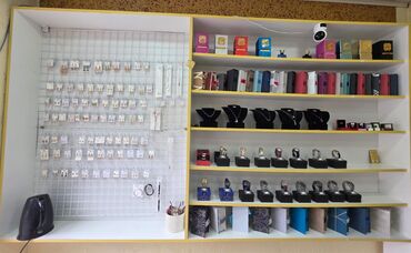 Setka vitrinləri: Qablar 3 manat biri polkada 500 eded var — 9