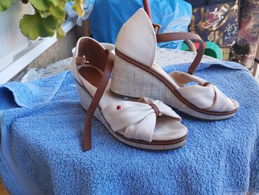 ženske sandale tommy hilfiger: Sandals, Adidas, 40