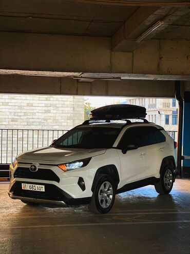 продаю митсубиси: Toyota RAV4: 2021 г., 2.5 л, Автомат, Бензин, Внедорожник