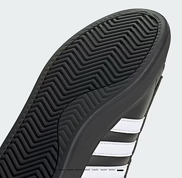 адидас: Adidas Amerikadan gəlib, yenidir, qadın ayaqqabısıdır, ölçü US 7 — 8