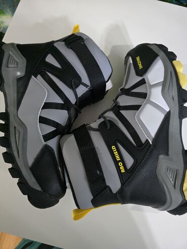Kid's boots: Uşaq üçün qış ayaqqabıları / idman üslublu botlar - Ölçü: 39 (istəyə — 10