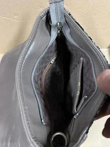 Torbe: Ženska torbica preko ramena sa lančanim kaišem - Materijal: veštačka — 9