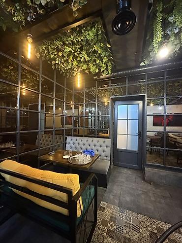 kafe stolari: Məkan Yol Kənarıdır Hazır Restoran Biznesidir 10 mne satılır — 5