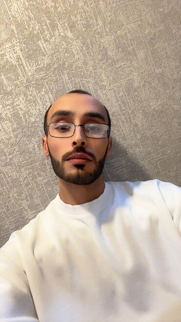 Административный персонал: Salam 25 yasim var mastagada qaliram ozum ucun is axtariram baga