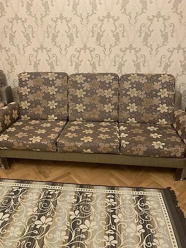 kohnə divan aliram: Çiçək naxışlı yumşaq mebel dəsti - Tərkibi: 3 nəfərlik divan + 2 ədəd — 3